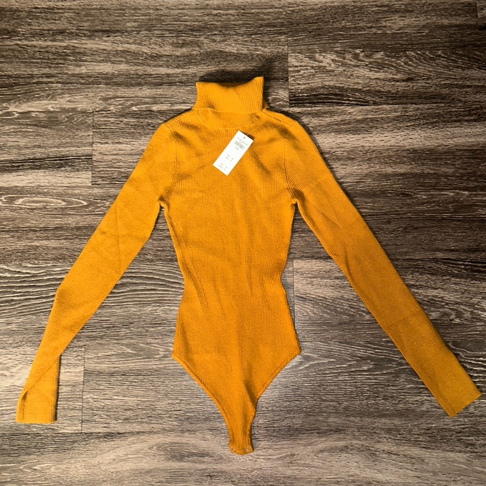 BNWT abercrombie turtleneck bodysuit size xs